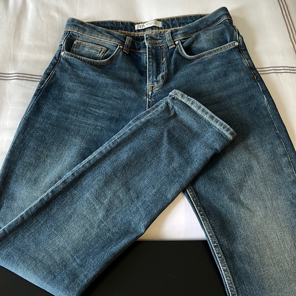 Zara Jeans Size US 30. No signs of wear.